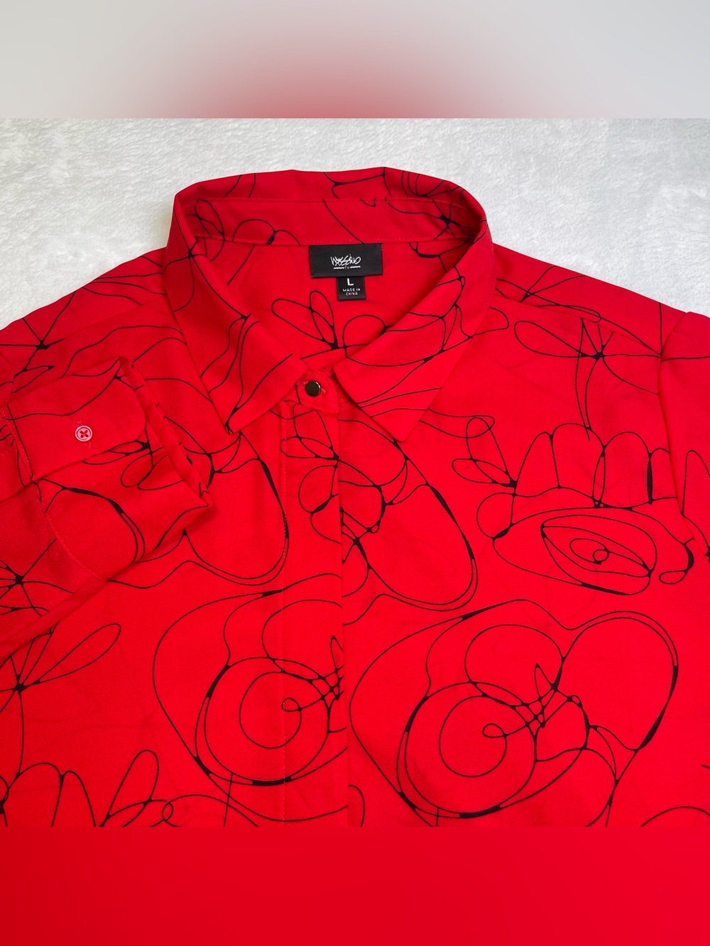 Mossimo Red Floral Line Art Long Sleeve Button Up Shirt Size Large